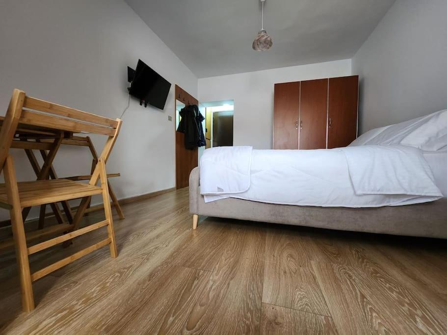 Andi'S Place-Comfy Studio-City Center Tirana Buitenkant foto